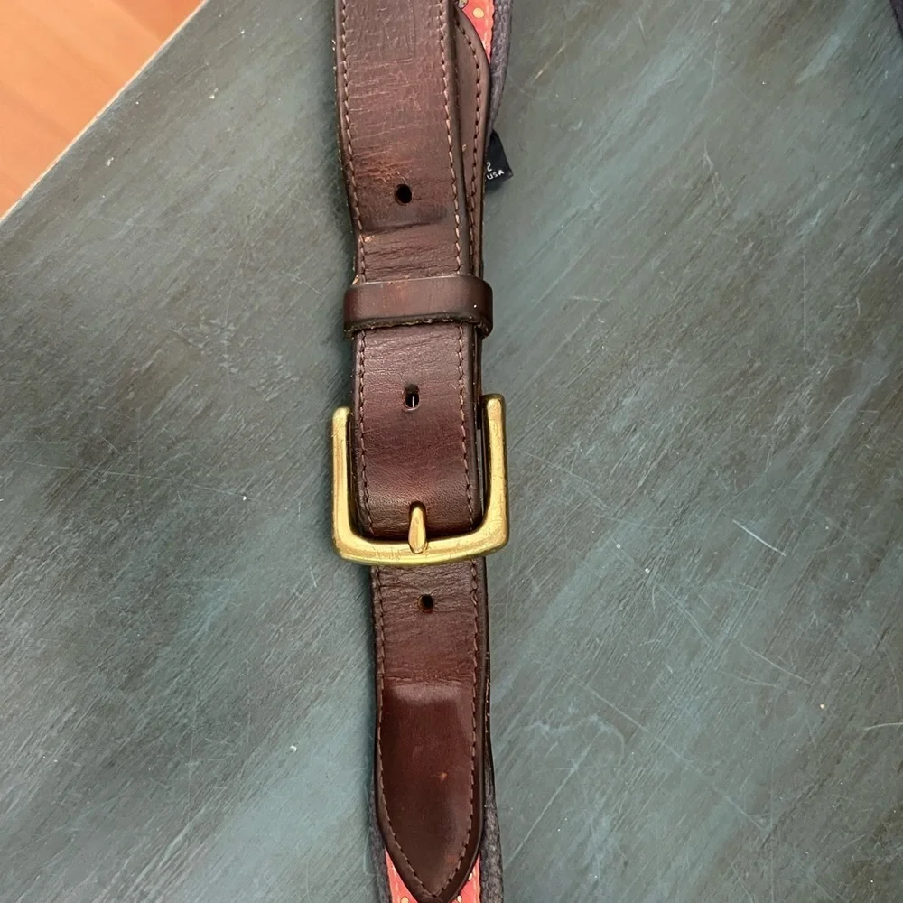 Vineyard Vines Red Crab belt with leather. Shep & Ian Size 42.